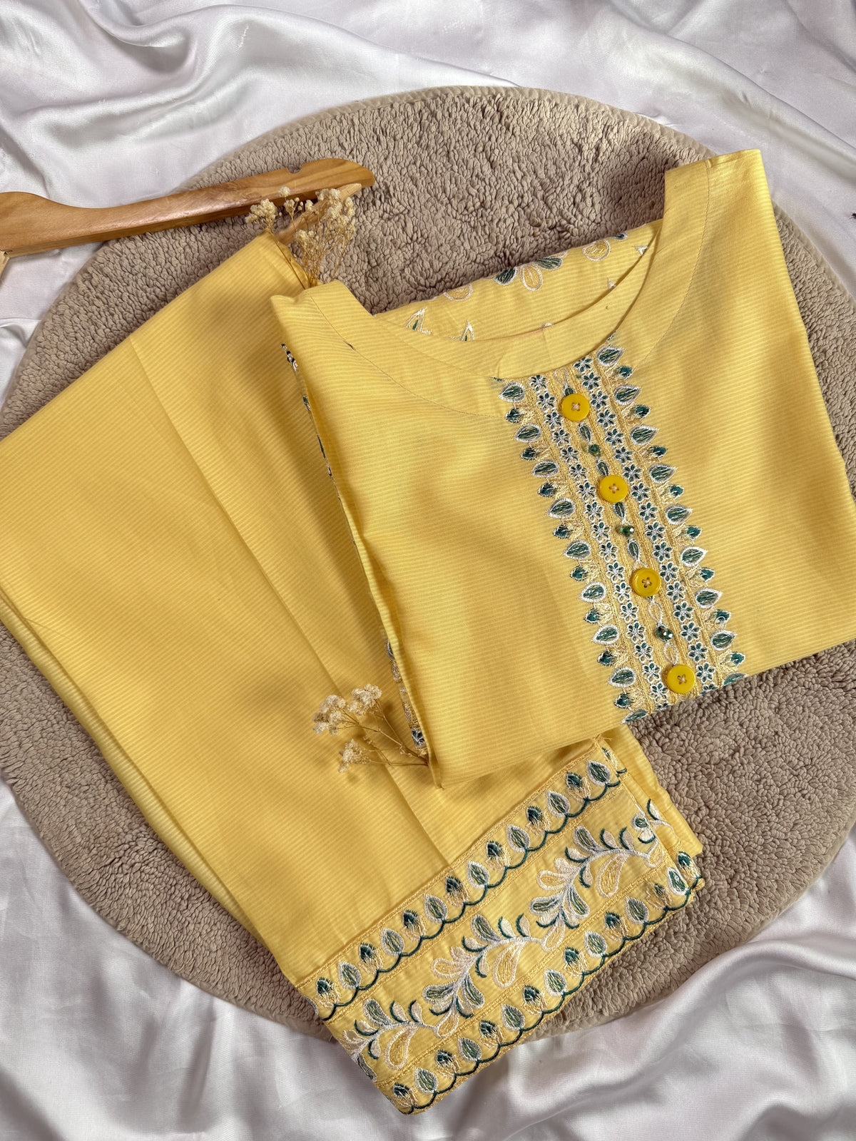 Ara 2 Piece – yellow 2-piece outfit