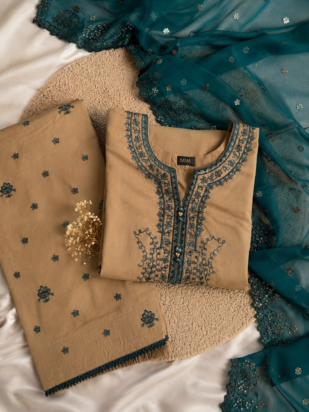 Meher 3 Piece – khaki 3-piece outfit